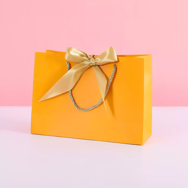 Bolsa de papel de fiesta personalizada de alta calidad Lipack para regalo con cuerda de amarre